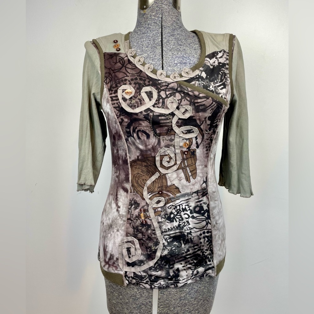 Boo Radley 3D Texture Y2K Tee Womens Size Medium Olive Green Art To Wear